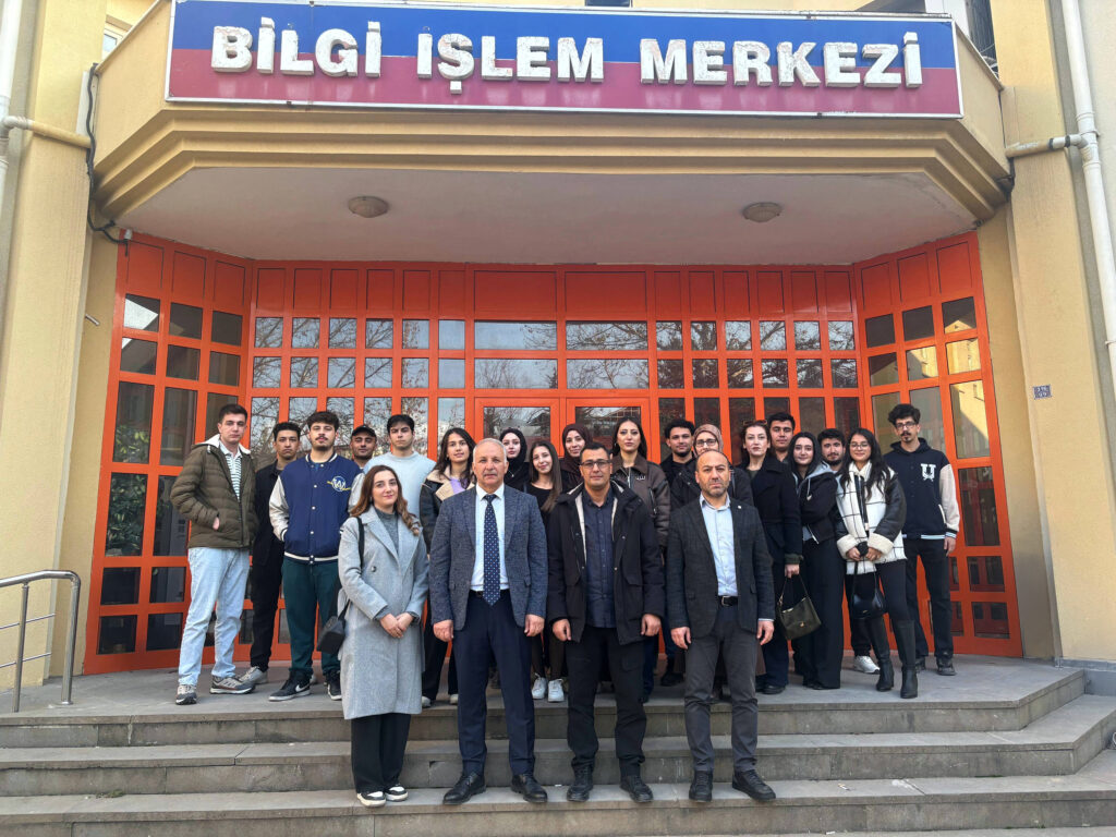 GAÜN ÖĞRENCİLERİNDEN BİLGİ İŞLEM DAİRE BAŞKANLIĞI’NA TEKNİK GEZİ
