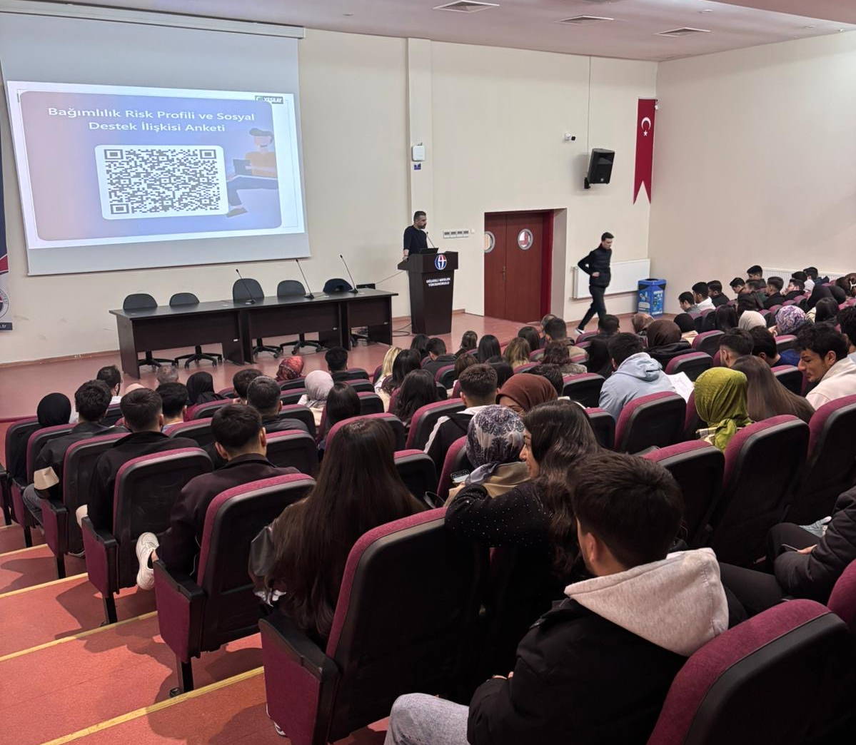 GAÜN OĞUZELİ MYO’DA BAĞIMLILIKLA MÜCADELE SEMİNERİ DÜZENLENDİ